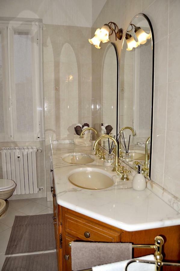 La Casa Di Sarita Apartment Павия Екстериор снимка